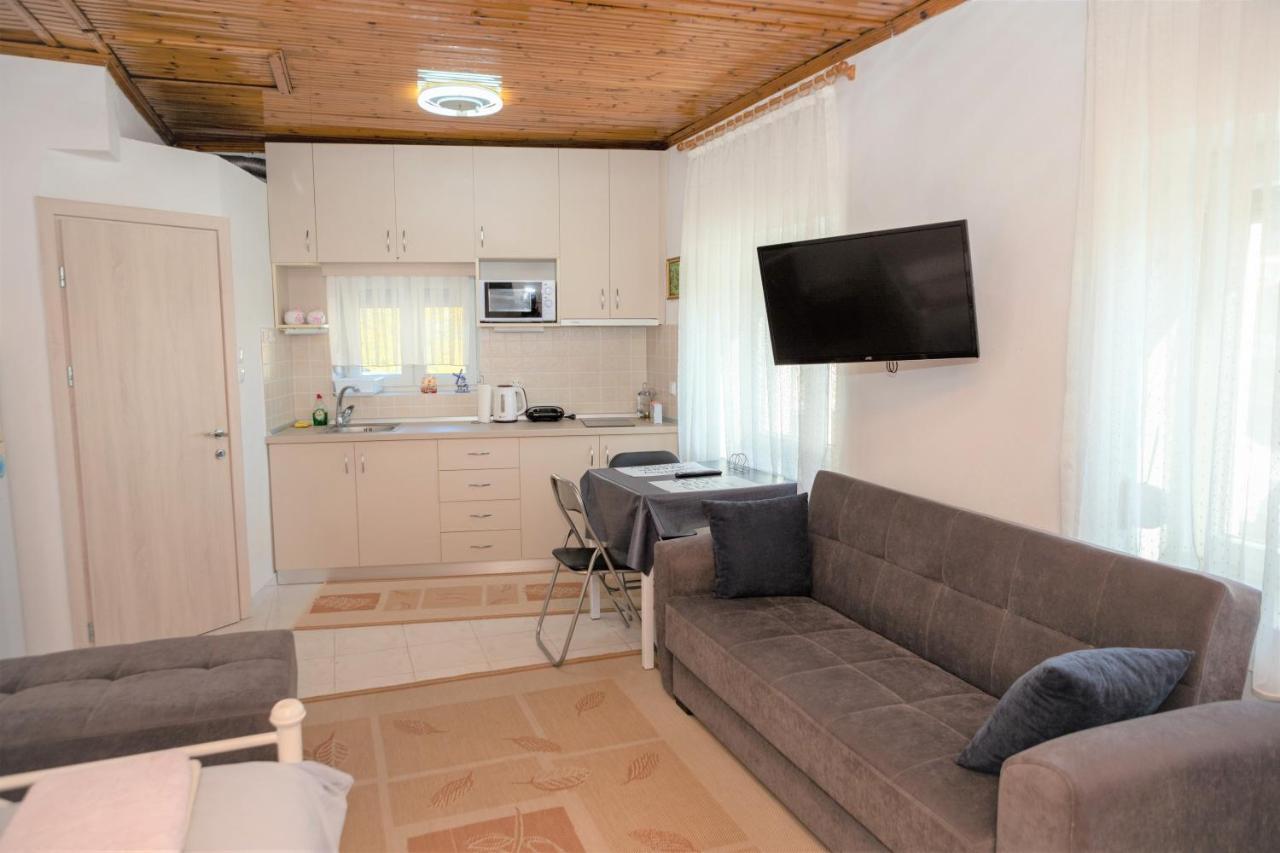 Safe And Cozy Studio In Xanthi! 외부 사진
